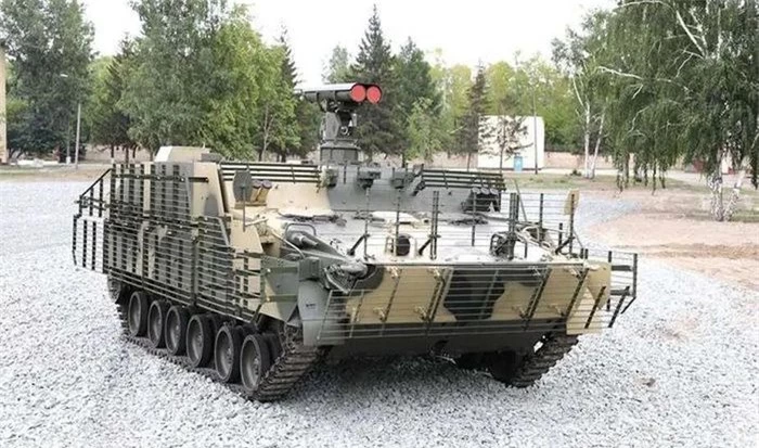 Xe thiết giáp chở quân (APC) bánh xích thế hệ mới của Nga - chiếc BT-3F đã nhận được ống phóng đôi dành cho tên lửa Kornet nhằm sẵn sàng đương đầu với xe tăng chiến đấu chủ lực (MBT) phương Tây.