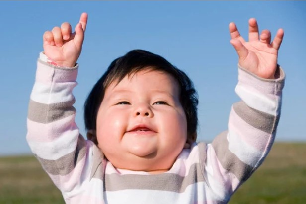 Nhìn 4 bộ phận trên người bé để đoán chiều cao khi trưởng thành