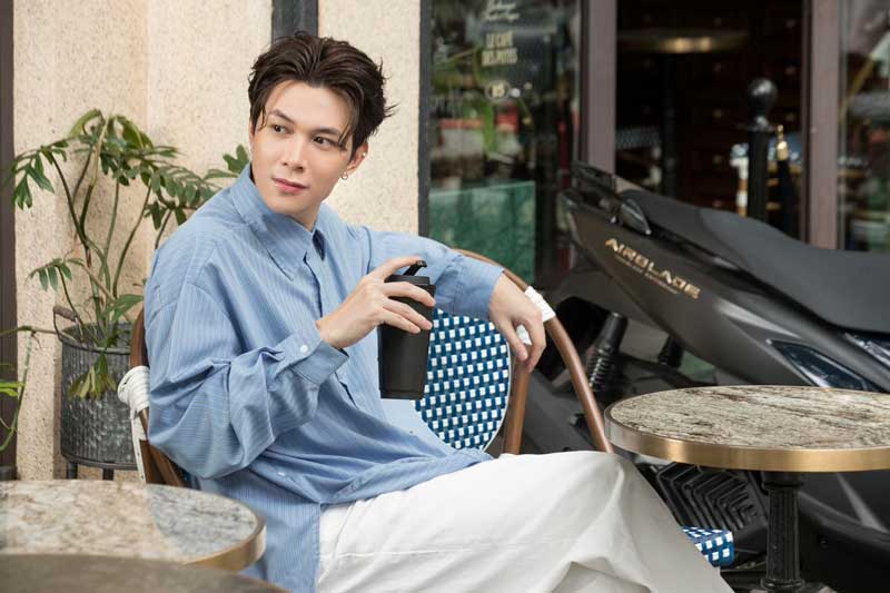 Ngắm vẻ đẹp trai khó cưỡng của nam diễn viên là 'người chồng quốc dân' 