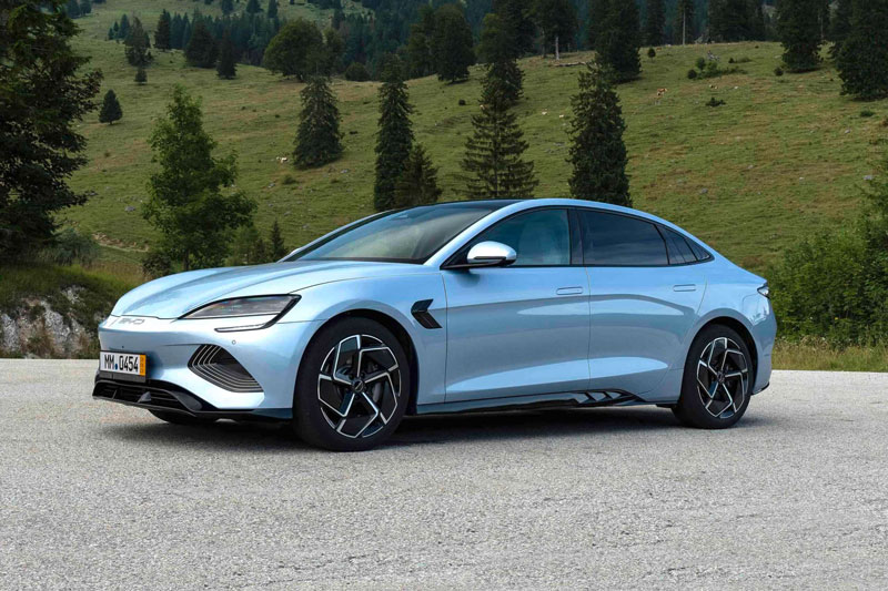 Trung Quốc và EU công kích lẫn nhau về chính sách bảo hộ xe điện