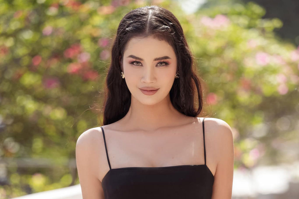 Nhan sắc mặn mà của á hậu Hương Ly