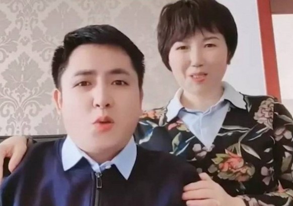 Được trai trẻ kém 20 tuổi tán tỉnh, U60 nhanh chóng bị 'cưa đổ', cuộc sống hôn nhân gây bất ngờ