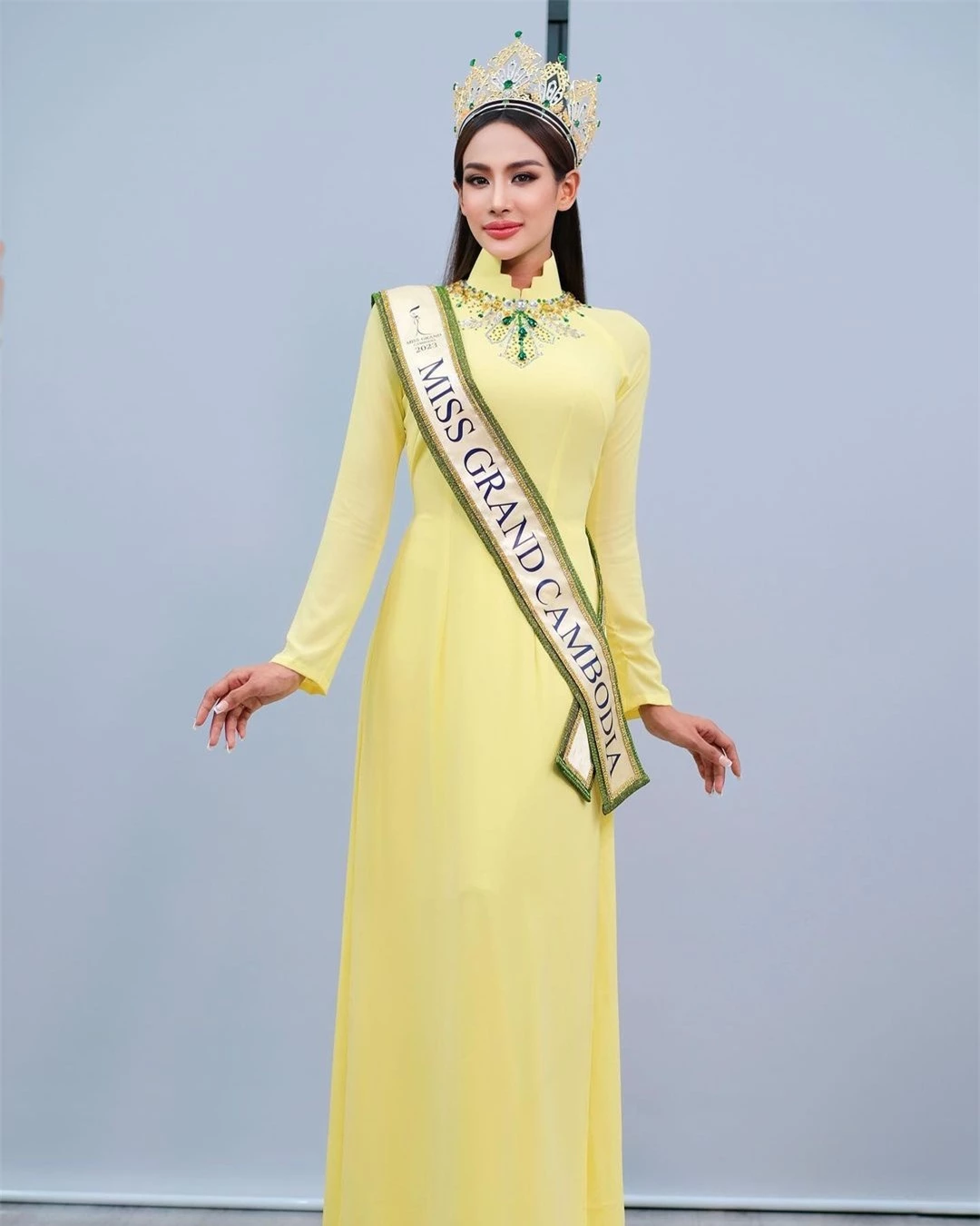 Hoa hậu Hòa bình Campuchia mặc áo dài, nói tiếng Việt ảnh 3