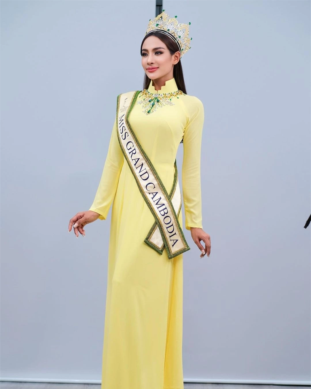Hoa hậu Hòa bình Campuchia mặc áo dài, nói tiếng Việt ảnh 4