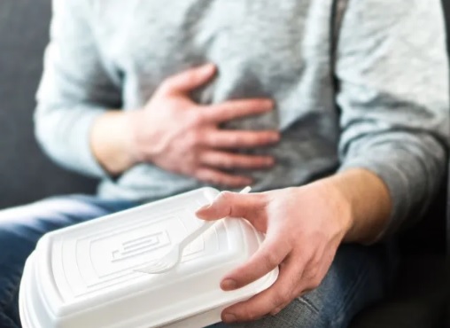 Khi ăn mà thấy triệu chứng này, cẩn thận ung thư dạ dày đang ‘nhen nhúm’