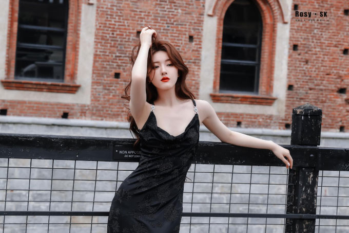 Triệu Lộ Tư diện váy ôm bó sát khoe đường cong nóng bỏng, kết quả bất ngờ của việc giảm cân