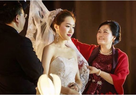 Anh trai mới mất, bụng chị dâu đã lùm lùm khiến cả họ xì xào