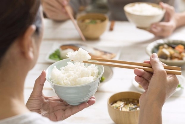 Vừa ăn cơm xong, chớ dại mà uống ngay 4 loại nước này để "ôm họa" cho các bộ phận của cơ thể