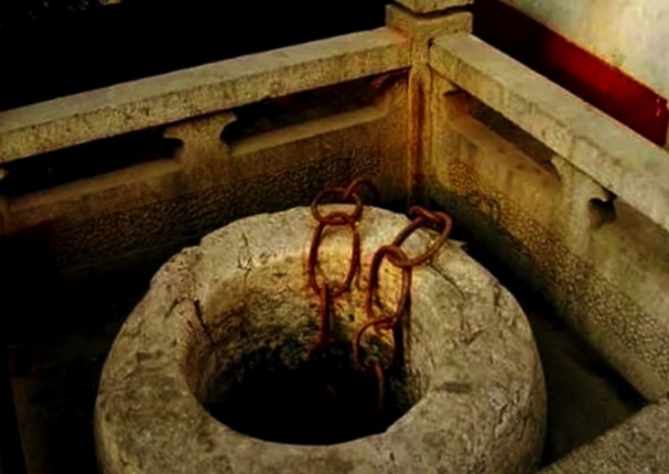 Bí ẩn giếng cổ phát ra tiếng động lạ, phun nước đen sì