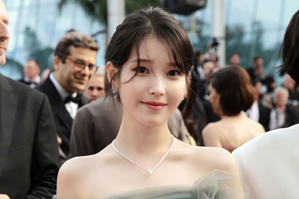 Dung mạo xinh đẹp của nữ ca sĩ có hơn 31 triệu lượt theo dõi trên Instagram