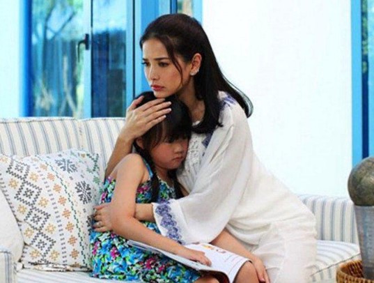 Nửa đêm nghe tiếng khóc của con gái 5 tuổi, tôi vội chạy sang nhà vợ cũ xin tái hôn