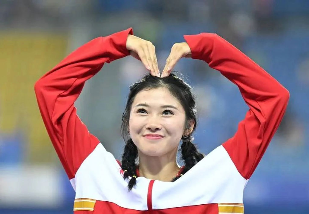 Vẻ đẹp của hot girl điền kinh bị tước huy chương Asiad 19 vì lý do ngớ ngẩn