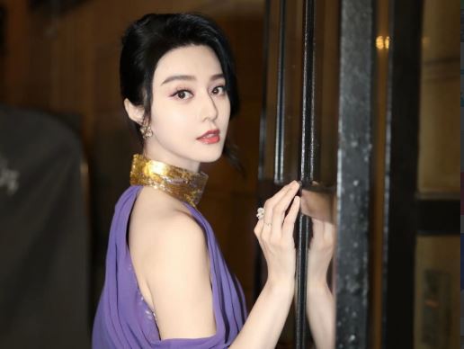 Đẳng cấp Phạm Băng Băng: “Cân đẹp" cả váy màu sến, nhan sắc qua cam thường khiến netizen nức nở