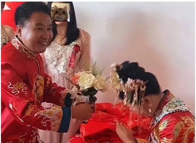 Kết hôn lần đầu, chú rể 58 tuổi cưới được vợ kém 16 tuổi, nhan sắc cô dâu gây ngỡ ngàng