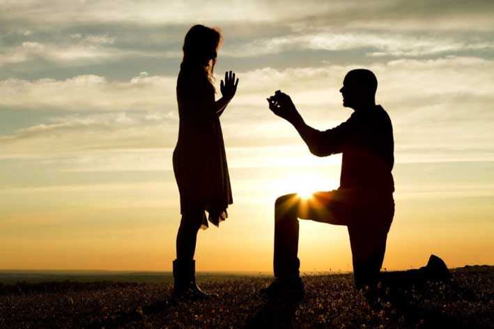 Ly hôn 5 năm, mẹ đơn thân bối rối khi được trai tân cầu hôn