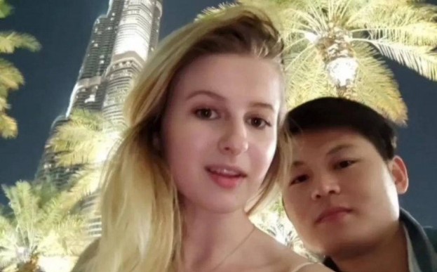 Cưới vợ Ukraine kém 9 tuổi, đêm tân hôn cô dâu lấy ra vật hồi môn, chú rể vừa nhìn thấy thì sững sờ