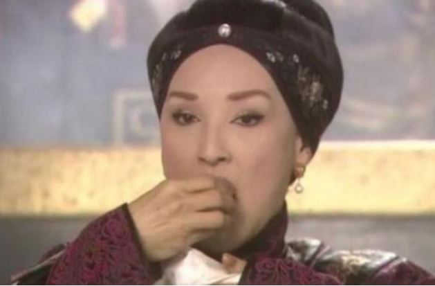 Từ Hi Thái hậu mỗi khi trang điểm đều ngậm hai quả óc chó trong miệng, lý do đằng sau là gì?