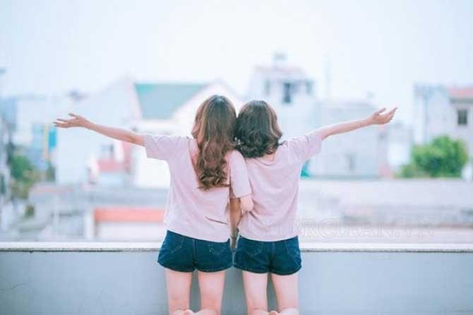 Đau đầu khi người yêu mới và người yêu cũ chơi thân với nhau