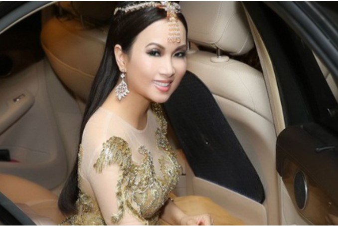 Nữ ca sĩ tỷ phú khiến Cẩm Ly, Minh Tuyết sợ hát chung: Tài sản tỷ đô, chồng xây nhà hát riêng trong biệt thự