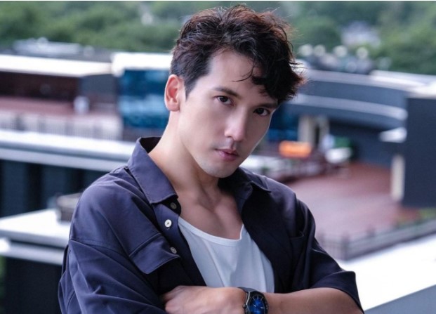 Mỹ nam ngoài 40 nhưng nhan sắc 'mãi mãi tuổi 20', khiến biết bao bạn diễn nữ 'lao đao' chỉ vì 1 nụ hôn