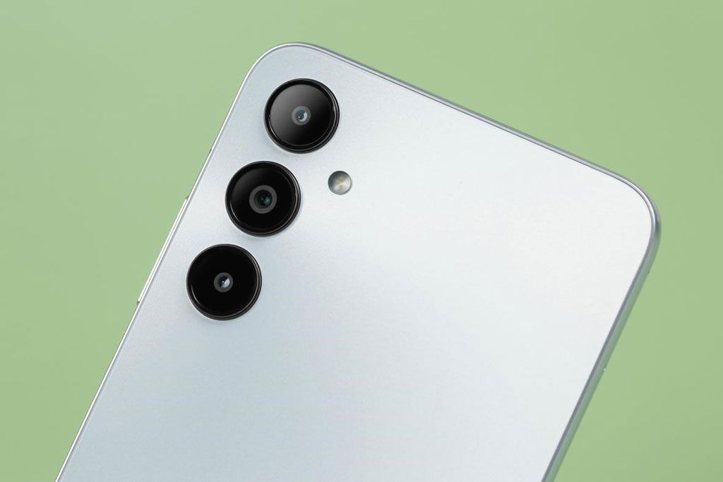 Smartphone RAM 4 GB, pin 5.000 mAh, sạc 25W, giá 3,99 triệu tại Việt Nam