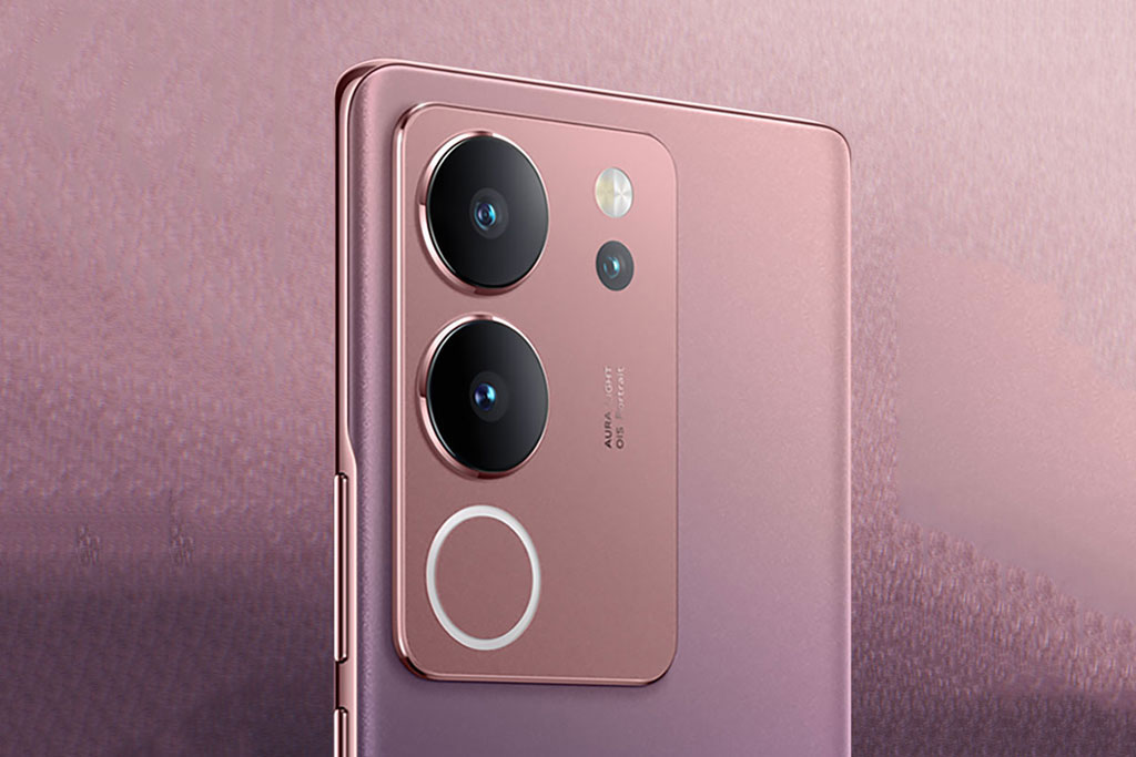 Smartphone cấu hình ‘khủng’, sạc 80W, giá hơn 11 triệu đồng