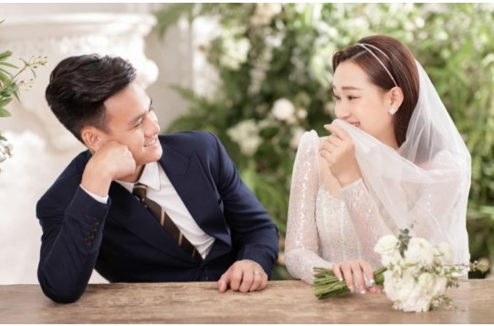 Tưởng cưới được vợ giàu, đêm tân hôn tôi run rẩy nhìn cô ấy có hành động lạ trong phòng tắm