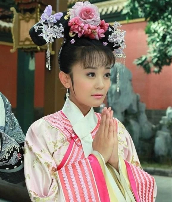 Nữ chính Hoàn Châu Cách Cách tàn phai nhan sắc vì "dao kéo", tự hủy sự nghiệp sau gần 20 vai "thảm họa" - Ảnh 2.