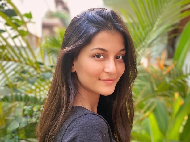 Mặt mộc của tân Hoa hậu Hòa bình Ấn Độ