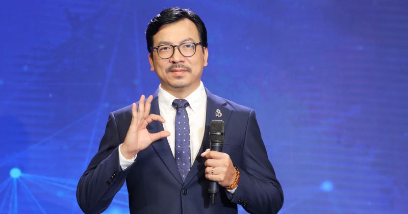 MC Đinh Tiến Dũng (Giáo sư Xoay) làm MC của “Cơ hội cho ai? - Whose chance?” mùa 5