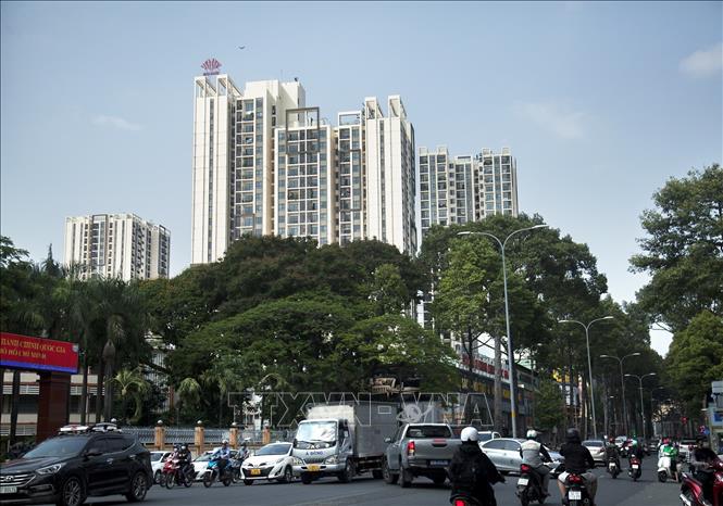 Bất động sản trước sức ép của 'cuộc đua tăng trưởng