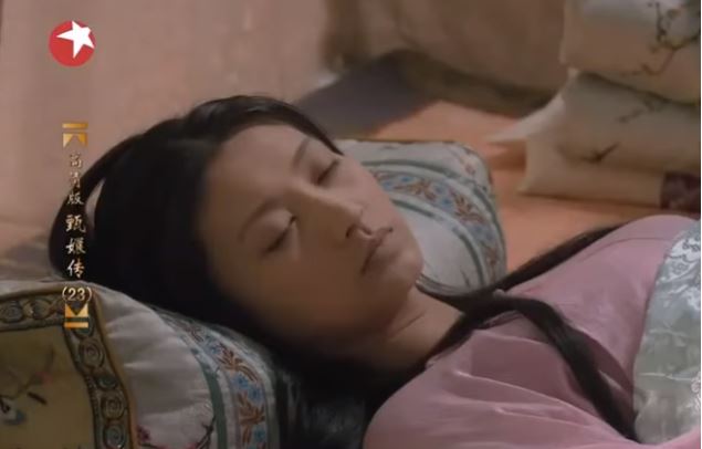 Khi phi tần dùng dịch bệnh để tranh sủng ở Chân Hoàn - Như Ý Truyện: Hoa phi chế ra cả thuốc, Càn Long suýt bị hại bỏ mạng!