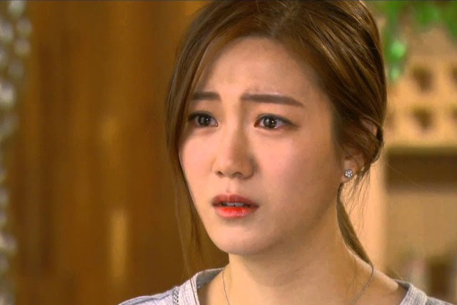 Cùng đường bí lối đành tìm chồng cũ hỏi vay tiền, nhìn gói đồ anh đưa tôi trào nước mắt