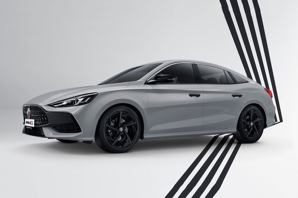 MG5 phiên bản kỷ niệm 10 năm, giá gần 380 triệu đồng, cạnh tranh với Toyota Corolla Altis