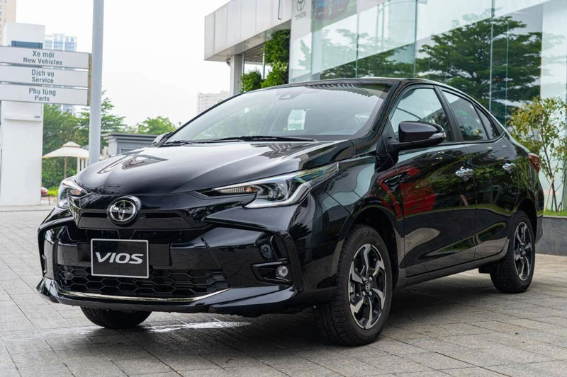 Loạt xe sedan hạng B chạy đua giảm giá ngay đầu tháng 10