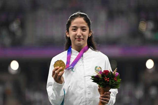 Ngắm vẻ đẹp của ‘cô gái vàng’ làng điền kinh Uzbekistan tại Asiad 19