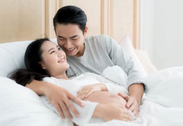 Từ ngày có bầu, vợ tôi bắt chặt hết cây lâu năm trong vườn nhà, cấm sát sinh vì bảo để tránh khó đẻ