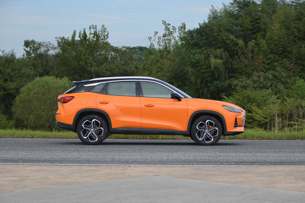 SUV ‘chất như nước cất’, công suất 181 mã lực, giá hơn 350 triệu đồng