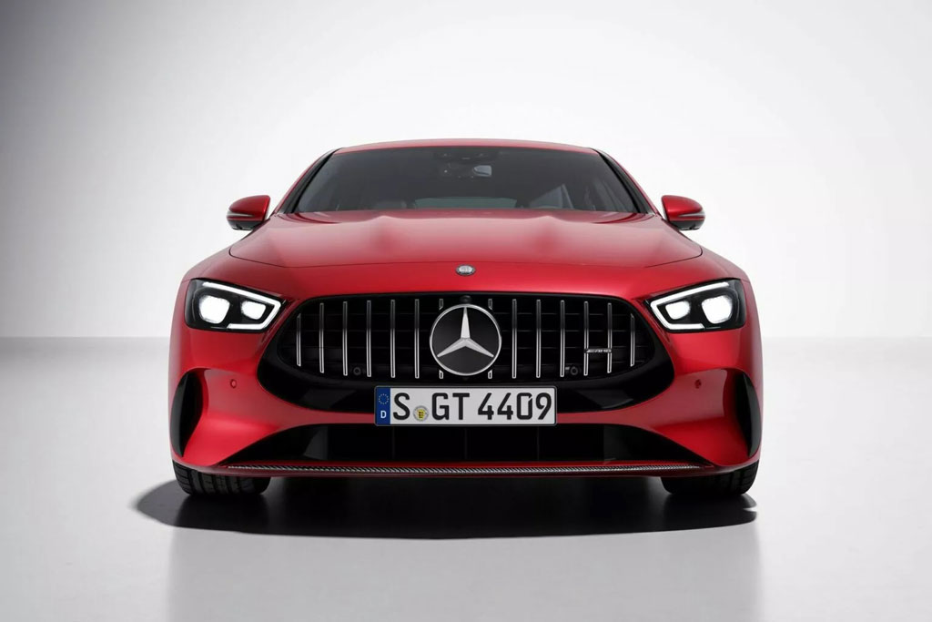 Mercedes-AMG GT 63 E Performance 2024 chốt giá hơn 5,2 tỷ đồng