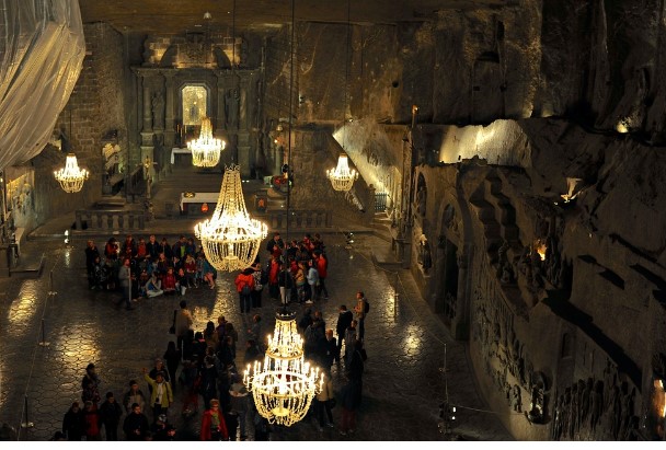 Những khách sạn, khu nghỉ dưỡng có vị trí kỳ lạ trên thế giới: Có nơi nằm trong một mỏ muối cũ