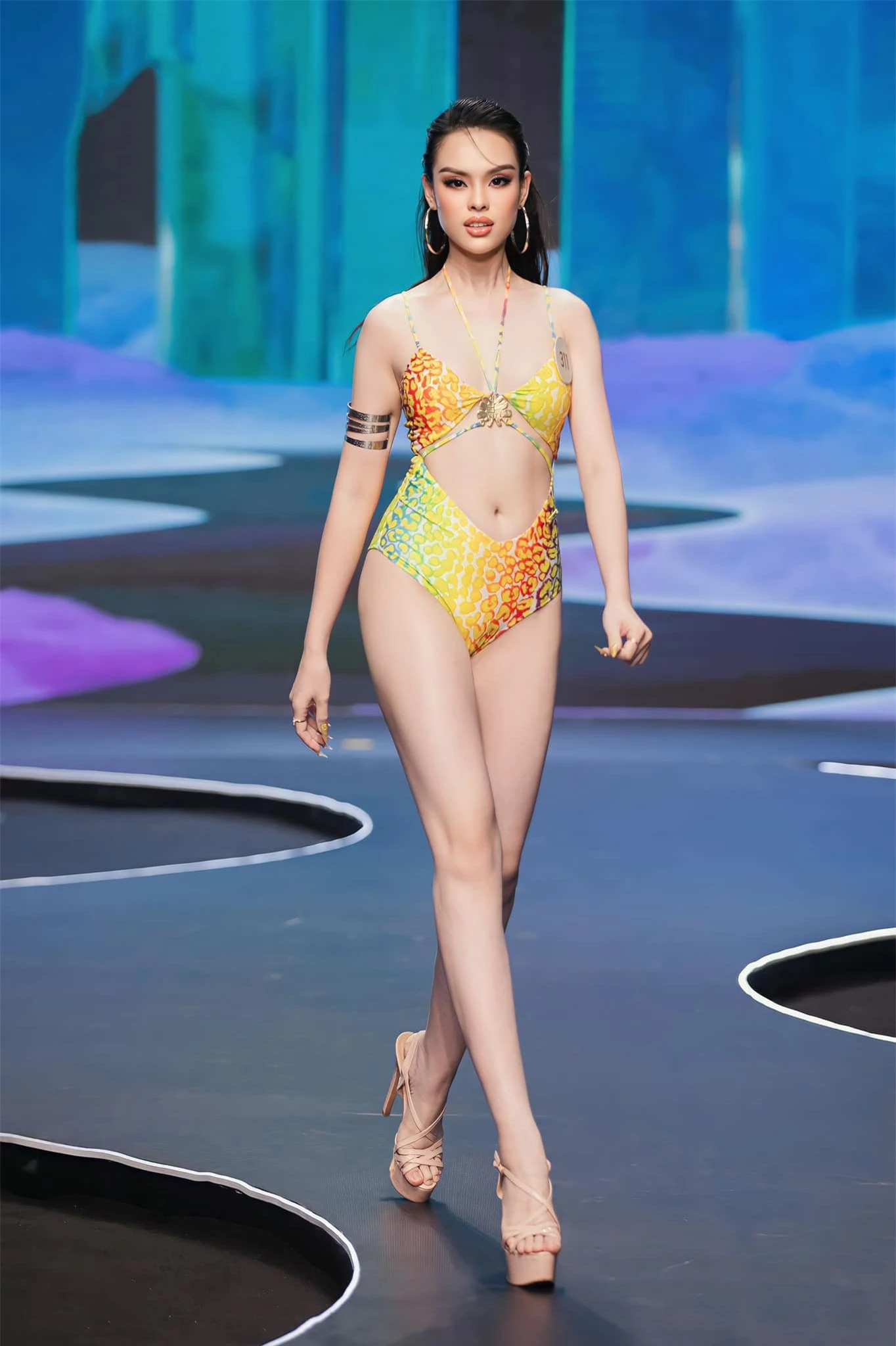 Nhiều người đẹp quen mặt thi Hoa hậu Hoàn vũ Việt Nam 2023 ảnh 14