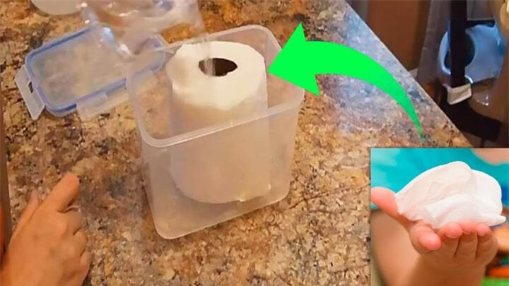Đổ giấm trắng vào giấy vệ sinh có tác dụng gì? (Ảnh: Natural Cures)