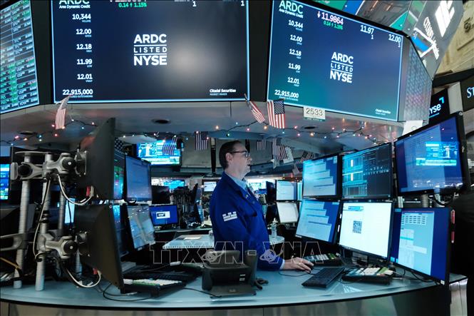 Thị trường chứng khoán Mỹ cầm chừng chờ báo cáo việc làm