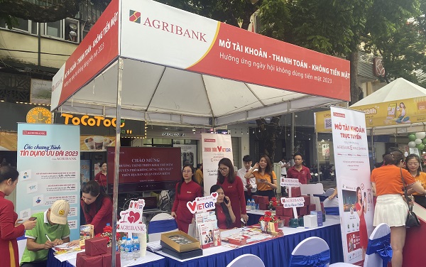 Hà Nội: Quận Hoàn Kiếm mở đầu sự kiện phát động thanh toán không dùng tiền mặt