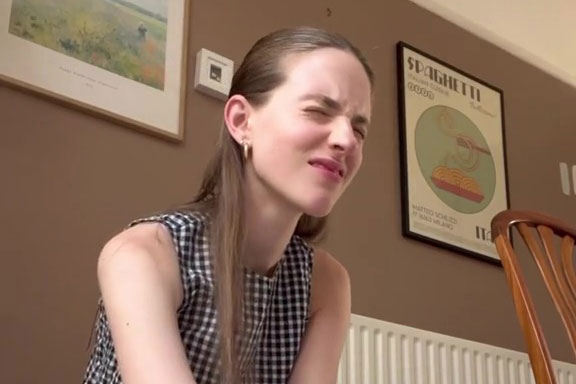 Cô vợ "lắm chiêu" lập hẳn bảng tính cho các ý tưởng hẹn hò cùng chồng, vừa độc lạ lại không tốn kém