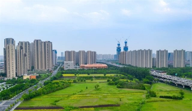 Kỳ lạ thành phố giàu bậc nhất Trung Quốc: Người dân 