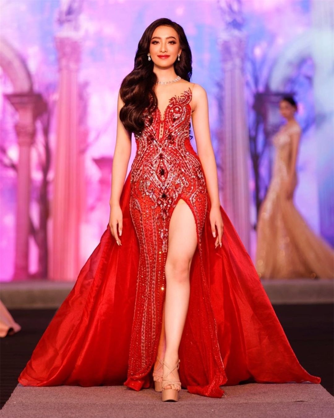 Nhan sắc đời thường người đẹp Lào sang Việt Nam thi hoa hậu ảnh 10