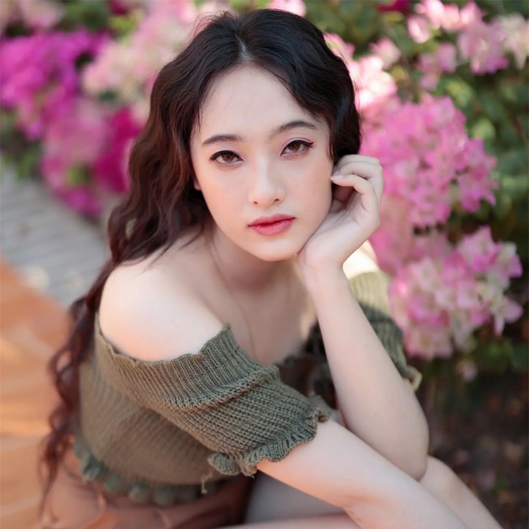 Nhan sắc đời thường người đẹp Lào sang Việt Nam thi hoa hậu ảnh 14