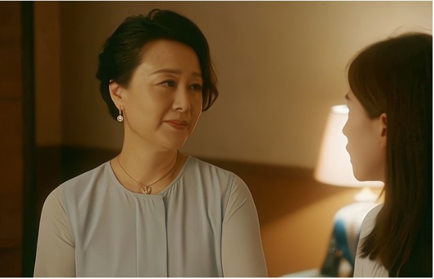 Con gái đi công tác cả năm không về, tôi lên tìm thì điếng người thấy cảnh tượng trên giường