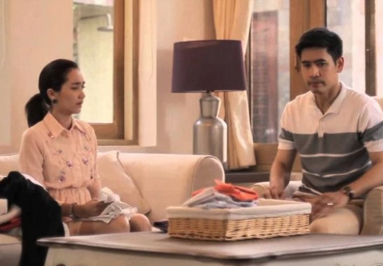 Được giới thiệu tới nhận con nuôi, vừa nhìn thằng bé chạy trong sân tôi choáng váng